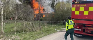 Tre hus och två rishögar har brunnit i Marmorbyn och Ålsäter på ett år – flera orsaker till bränderna