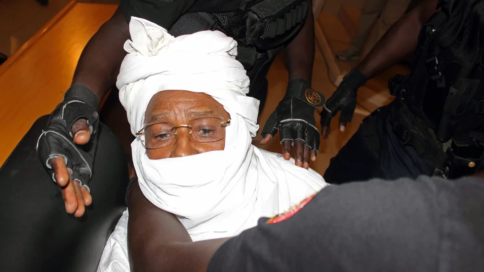 Tchads före detta diktator Hissène Habré har avlidit i ett fängelse i Senegal. Arkivbild från rättegången 2015 i Dakar.