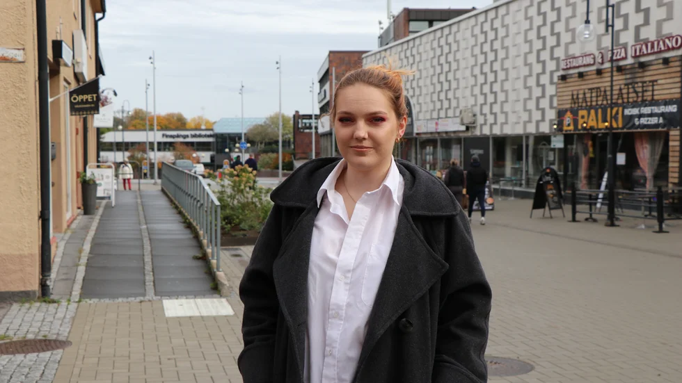 Jennifer Karlsson lyfter problemet kring farligheterna av att använda smällare som ung.