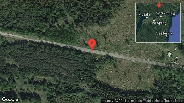 Fallna träd skapar problem i trafiken