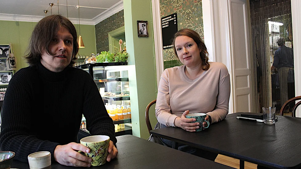 Tomas Kubowicz och Sanna Eriksson som startat Kafé Tassen på Skolgatan i Norrköping har inspirerats av favoritkaféer i London och Berlin.