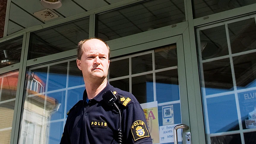 Polisinspektören Mikael Nilsson uppmanar allmänheten att ringa in tips gällande stölden av crossmotorcykeln.