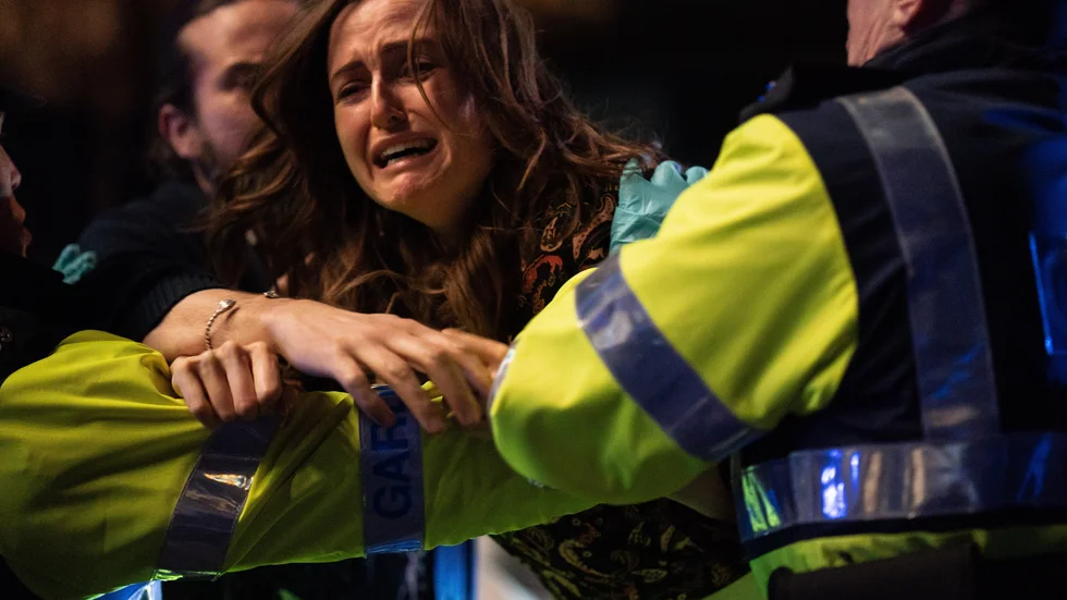 I dramaserien "Kin" spelar Clare Dunne rollen som hustru till en irländsk gängledare, vars son skjuts till döds. Pressbild.