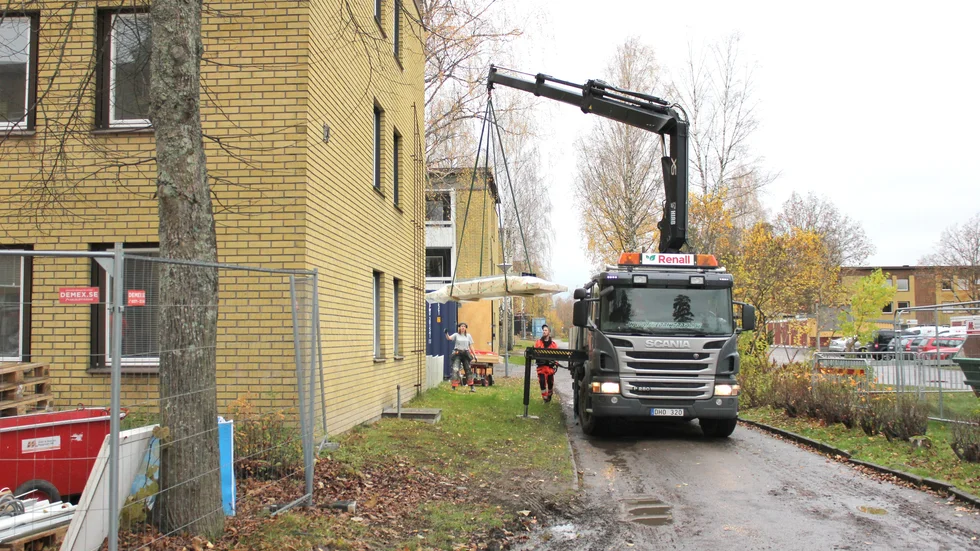 Arbetet med hus två i renoveringen är i full gång. Om ett par veckor beräknas evakueringen av nästa hus komma igång.