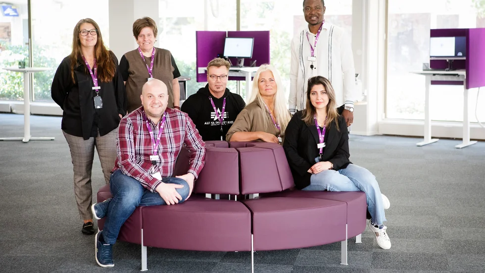 Elinor Wigander Mattsson, Anna-Lena Nordlöf, Mohamad Ayrout, Daniel Kasunic, Gunilla Hammarlund, David Yanon och Mawj Bahriyah ser fram emot att öppna i de nya lokalerna. Här finns också två besöksrum där myndigheterna kan ta emot bokade besök. 