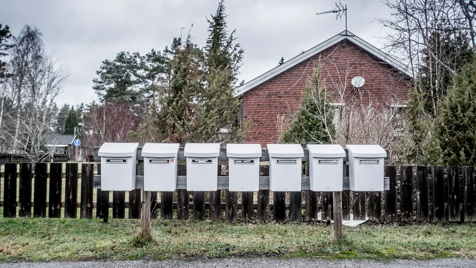 På de platser där postlådesamlingar skapas kan det leda till minskade utsläpp, lägre kostnader och bättre arbetsmiljö för våra anställda, skriver Camilla Törnkvist.