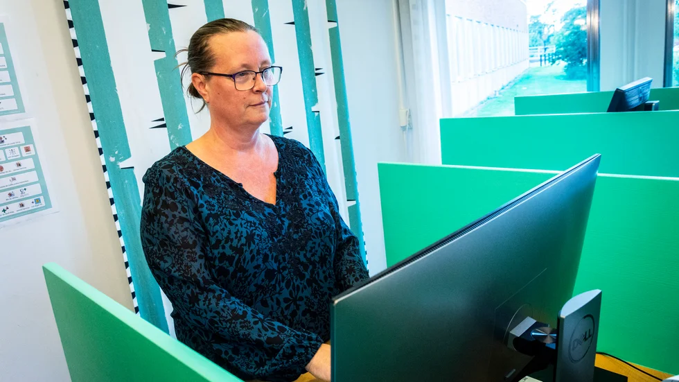 "Roboten ska handlägga försörjningsstöd och med halvautomatisk menas att roboten, eller programmet, kommer att göra en stor del av ansökan, men inte fatta beslut. Det kommer vi handläggare göra", säger Anette Berggren, handläggare på försörjningsstöd. 