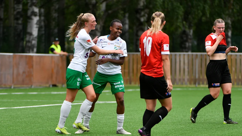 Hildah Magaia klev fram för sitt Morön och gjorde ett hattrick – något hon redan innan sagt till sin kompis att hon skulle.