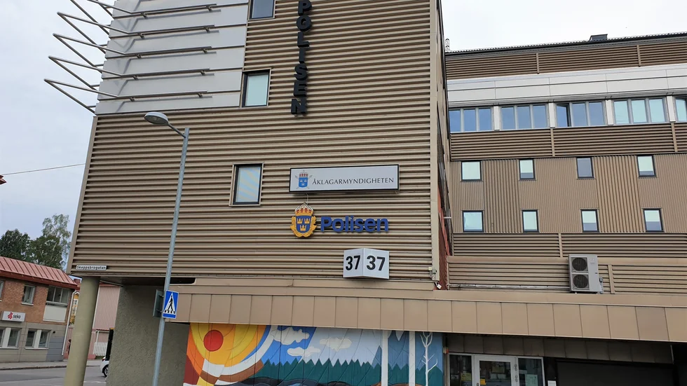 Alla polisbilar i området måste ha varit upptagna på högre prioriterade jobb, enligt Robert Pedersen vid polisen i Luleå och Boden. 