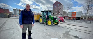 Grovstädning pågår efter natten stora bilfest – hundratals krossade flaskor: "Säkerställer det som kan vara farligt"