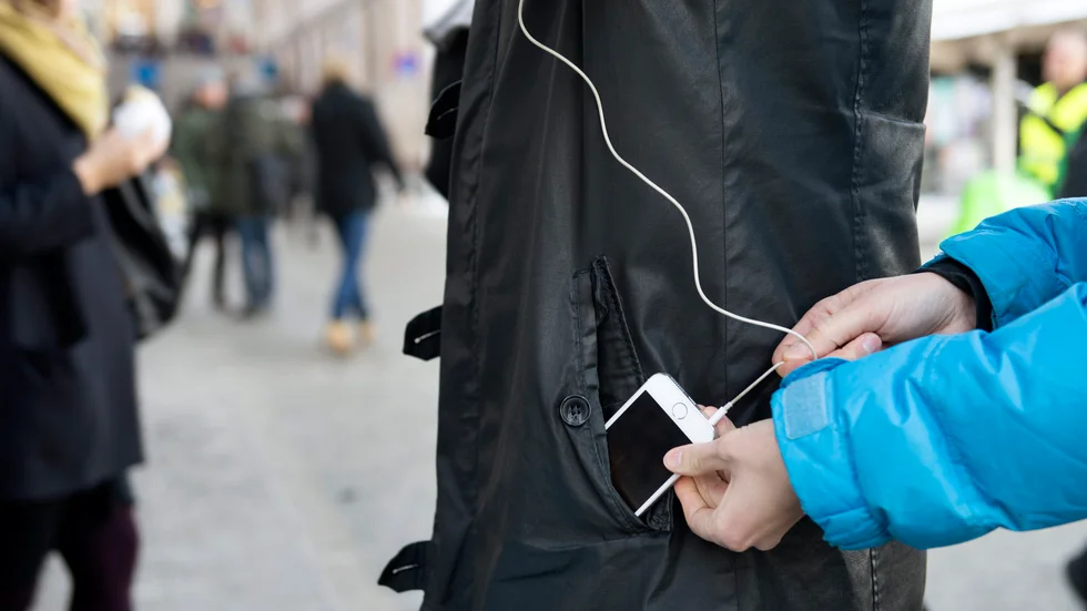 Det är inte alltid en stöld av en mobiltelefon är så här tydlig. Ofta är den som blivit av med sin mobil osäker på omständigheterna, berättar Eskilstunapolisen Peter Bergkvist.