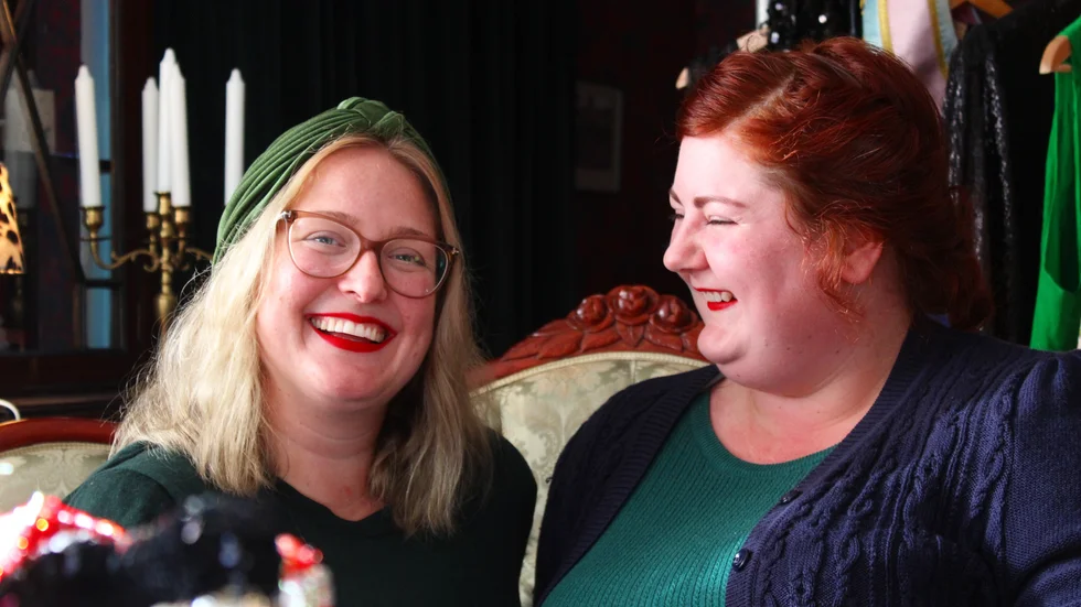 "Burlesque är en konstform som inte tar sig själv på så stort allvar och det är superhärligt", säger Janna Corneliusson som startat föreningen tillsammans med Cathrin Åhlén och Elin Jonsson.
