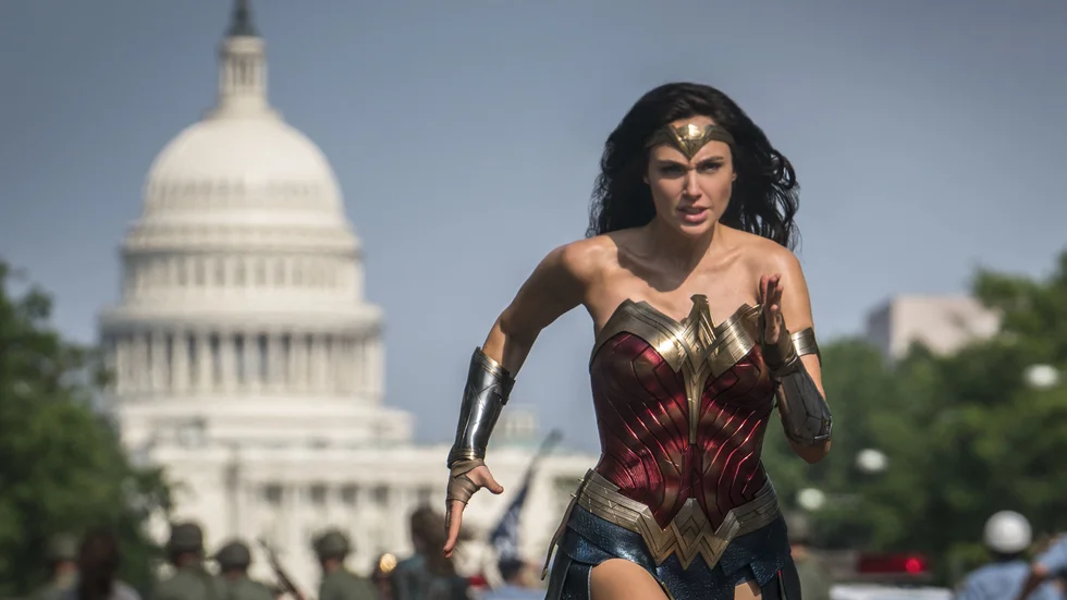 Gal Gadot som Wonder Woman. Pressbild.