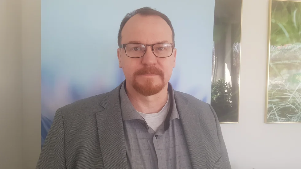 "Vid omröstningen i länsförbundets styrelse röstade alla sju ledamöter för att säga ja till partistyrelsens förslag", säger Hendrik Andersson, ordförande i Liberalerna Norrbotten.