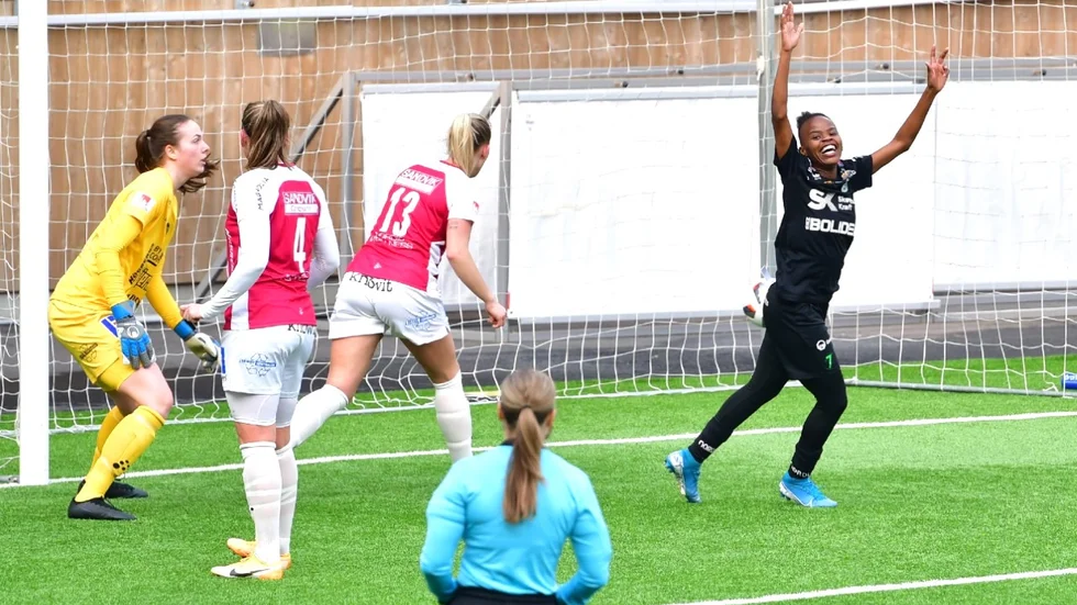Moröns Hildah Magaia jublar efter sitt 2–0-mål i lördagens bortaseger mot Uppsala.