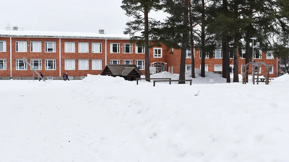 Förskolebygget på Norrhammarskolans mark kommer att påverka barnen negativt, menar skribenten. 