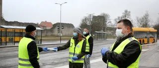 Munskyddsvärdar på bussen verkningslösa: "Är inte nöjd"