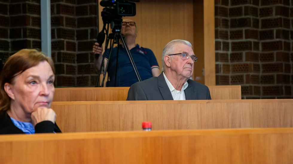 Med sin motion yrkade Orvo Hannlöv, SD, på att socialnämnd skulle återinföras samt att "undersöka om barnen kan få en prövotid tidigare i hemmet". Samtidigt satt pappan i LVU-skandalen i partiets valberedning och mamman som ersättare i styrelsen.