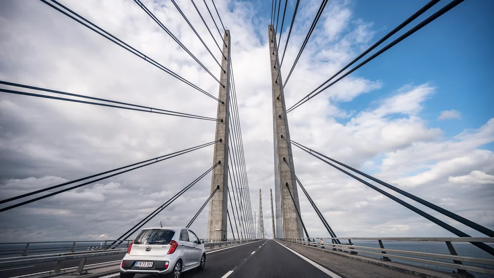 Under den pågående pandemin är det ganska glest mellan bilarna på Öresundsbron. Men andra tider – och hårdare tryck – väntar. Arkivbild.