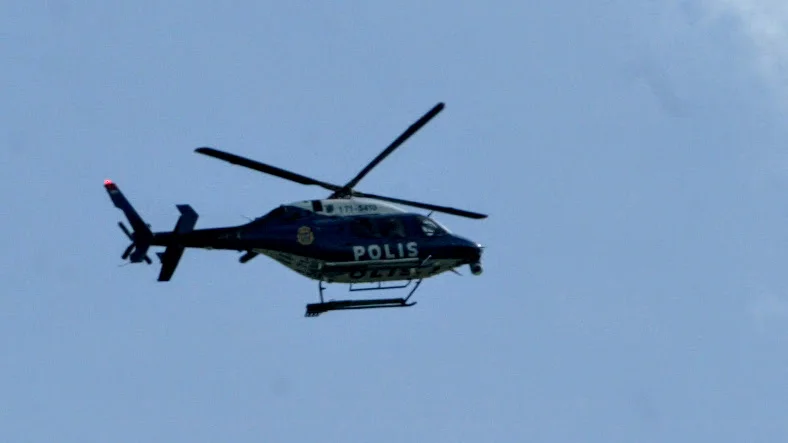 En helikopter assisterade i sökandet efter en försvunnen person.