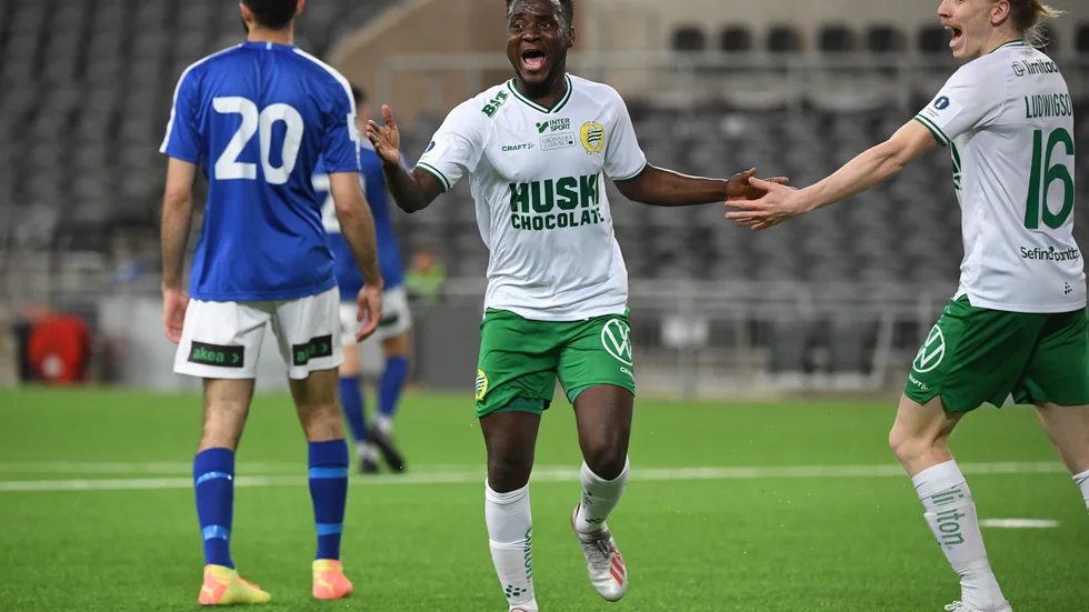 Nyförvärvet David Accam blev matchhjälte för Hammarby, när han nickade in det som blev segermålet i förlängningen i cupkvartsfinalen mot Trelleborg (3–2).