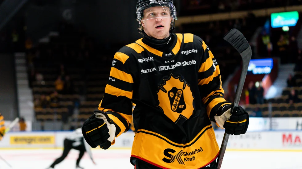 Måns Forsfjäll, född 2002, förlänger med AIK till 2024. 