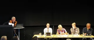 Många ville diskutera Hornavanskolans framtid – eleverna bjöd in till paneldebatt