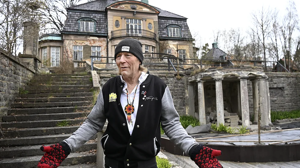 Leif R Carlsson kastas ut från Villa Kassman. Ett beslut han kommer att överklaga. "Jag har i alla fall inte skrivit den handling som har kommit in till tingsrätten", säger han.