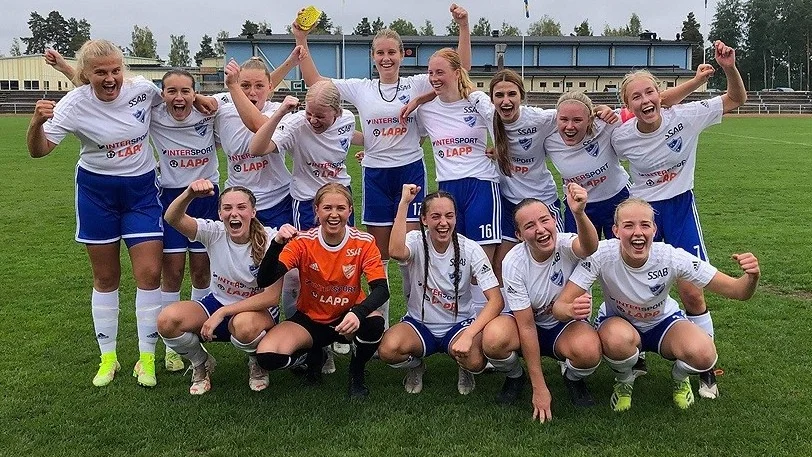 Det var i matchen mot Värmbol som IFK Nyköping knep seriesegern. Laget ledde med 1-0 när hemmalaget kvitterade. Men i slutändan var det ändå IFK som tog hem segern med 2-1.