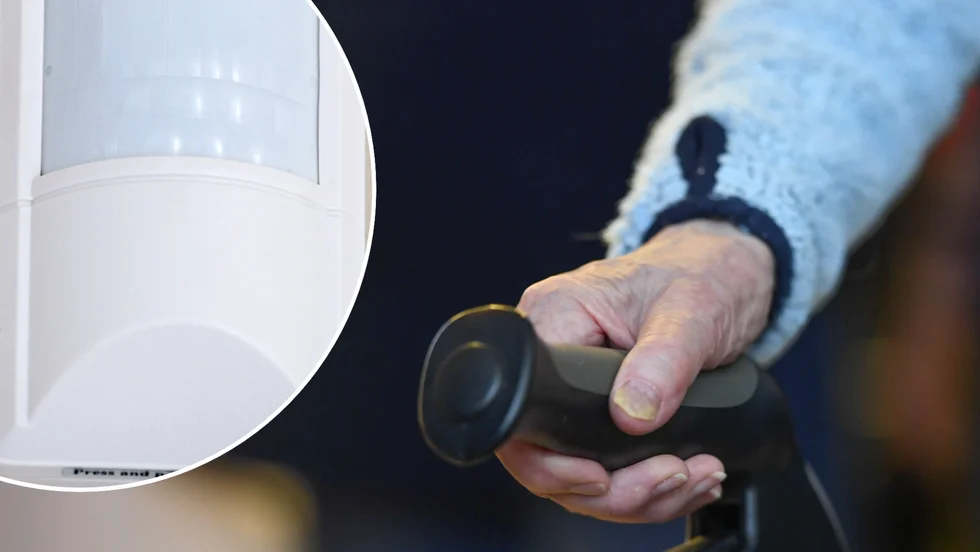 Vårdtagaren lyckades obemärkt vandra iväg flera kilometer från boendet. Händelsen är nu anmäld enligt lex Sarah. 