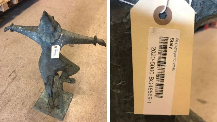 Den 20 april förra året hittade polisen denna skulptur. Konstverket hade stulits i Vadstena i februari 2016. (Bilderna är hämtade ut förundersökningen.) 