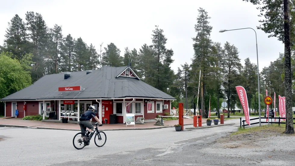 I slutet på juni och början är det högsäsong på campingen i Karlsvik utanför Luleå. Malin Gotthold tror på besök av folk från närområdet. "Vi hoppas att Luleåborna hittar hit", säger hon.