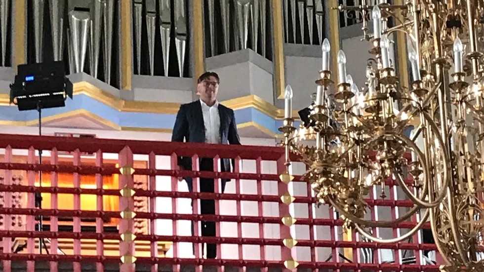 Markus Wargh bjöd på en jublande klangrik konsert på den nyrenoverade orgeln i Luleå Domkyrka, menar recensenten Andreas Hoffsten. 