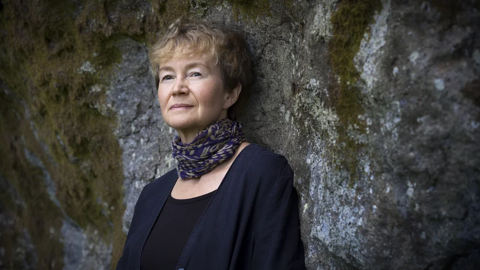"Ellen Mattson har en fantastisk blick för människor, hon lyfter bara in dem i texten och så börjar de leva", skriver NSD:s recensent om hennes roman "Den svarta månens år".