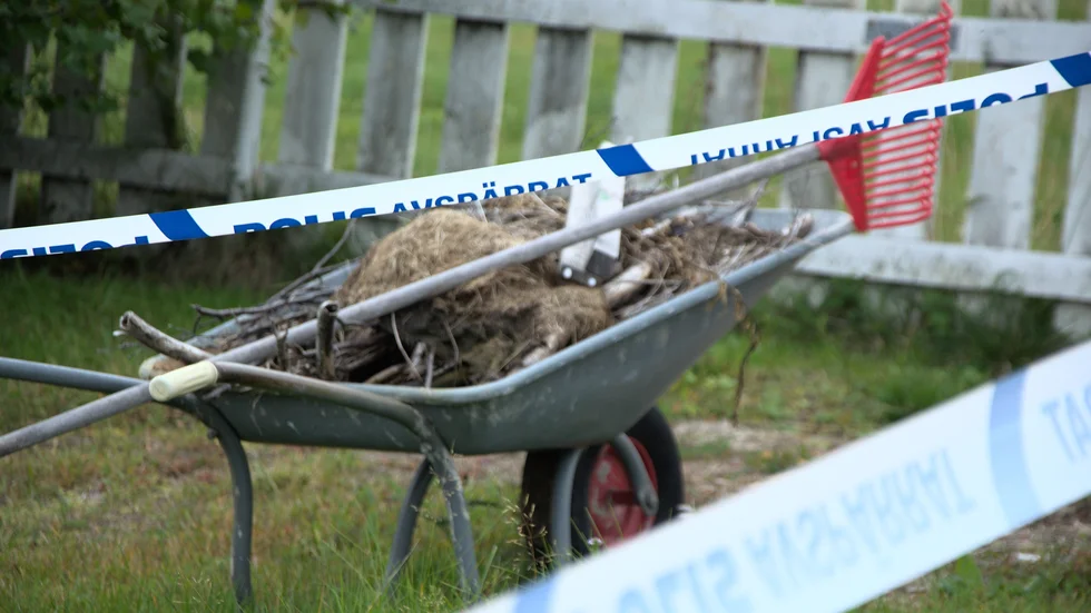 Efter inbrottet spärrades huset av och en brottsplatsunderöskning genomfördes.
