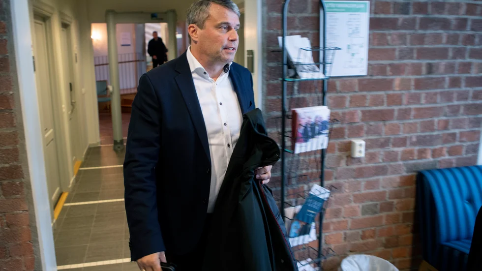 Daniel Kindberg på väg in till hovrättsförhandlingarna.