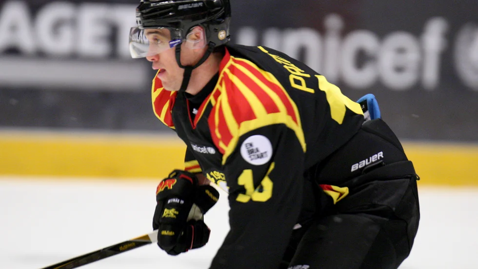 Daniel Paille tacklades hårt av Thomas Larkin 2017. Nu ska fallet tas upp i rätten. Arkivbild.