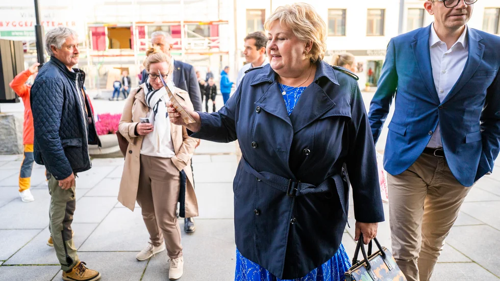 Norska statsministern Erna Solberg (H) tvingas sannolikt lämna sin post efter två mandatperioder. 
