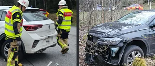 En bil i diket efter krock – en blockerade riksvägen