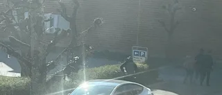 Maskerade poliser i insats i centrum