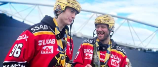 Tronskiftet på taket: Omark lämnar över till Andreasson