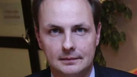 Jonas Eriksson, näringspolitiskt ansvarig vid Norra Skogsägarna, kräver att det omgående fattas beslut om finansiering av en järnvägsförbildelse mellan Umeå och Luleå. (Arkivbild)