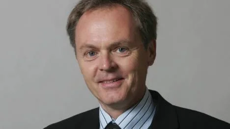 "Regeringens agerande är hårresande", säger Peter Rådberg (MP), riksdagsledamot i försvarsutskottet som i morgon demonstrationstalar i Luleå.