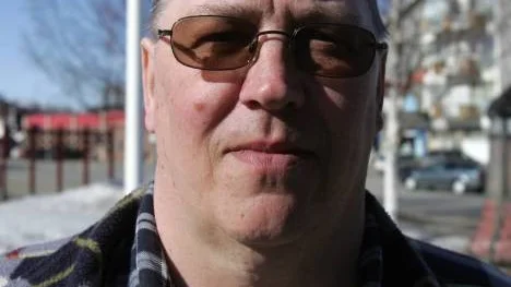 Vänsterpartiets gruppledare Birger Seger är mycket negativ till en förstärkning på kommunledningskontoret. "Den kom till bara för att folk ska kunna sägas upp fortare. Det dras hela tiden ner på golvet medan den administrativa delen växer", säger han.