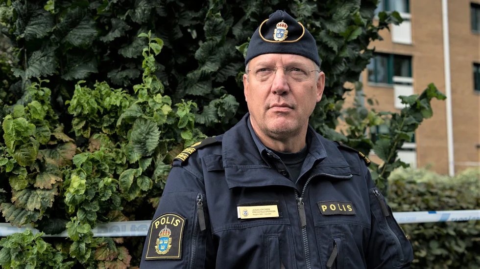 På nästan bara en vecka har sex bilägare blivit bestulna på sina strålkastare. Jonas Eronen: "Det finns anledning att tro att det är samma gruppering".