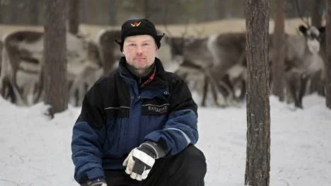 Renägaren Patrik Lundgren och hans kollegor är på plats hela vintern i Jävre och på Pitholmsheden. Han anser att Östen Lundbergs kritik saknar grund.