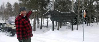 Jutis - älgbyn med egen träälg