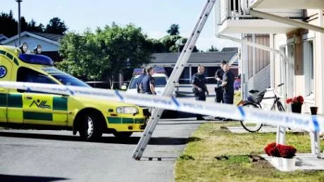 MORD. Vid 17.30 på onsdagseftermiddagen bekräftade polisen att en man hade blivit mördad i en bostad på Klintbacken och att de gripit en person, misstänkt för mord. Enligt uppgifter till Kuriren ska det röra sig om ett familjebråk.