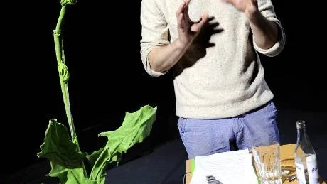 DRAMATURG. Anders Duus arbetar på Riksteatern. Under det seminarium han i går höll på LUBU betonade han vilket ansvar vuxna har för att barn ska få ett positivt möte med teatern.
