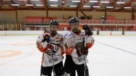 TVÅMÅLSSKYTTARNA. Luleå Hockeys Ville Vittaniemi (till vänster) och David Selberg satte två mål var i matchen om tredje pris i Scandic Cup mot Asplöven i Coop Arena.